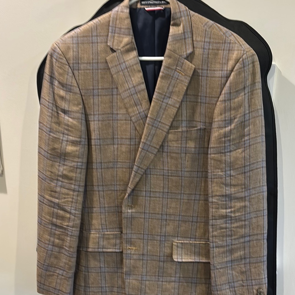 Tommy Hilfiger Brown Blazer with Classic Plaid Pattern